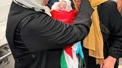 الآن .. من المستشفى الاستشاري، حيث أعلن الأطباء عن استشهاد الطفل الرضيع أحمد معروف زيد، بعد أن منعت قوات الاحـ ـتلال نقله إلى المستشفى لأكثر من ساعة عبر الحاجز العسكري المقام على مدخل قرية دير عمار.