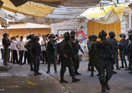 الاحتلال يخطط للسيطرة على 142 موقعاً أثرياً في الخليل
