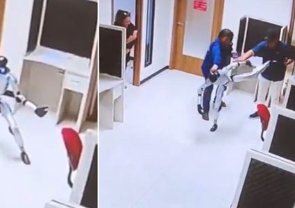 روبوت يصيب أشخاصًا بالخطأ خلال اختبار قتالي ويثير الجدل في إندونيسيا