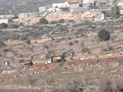 الاحتلال يجرف أراضي في اللبن الشرقية جنوب نابلس