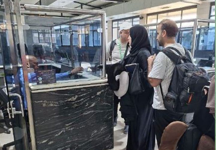 معبر الكرامة يشهد منذ ساعات الصباح حركة تنقل نشطة في كلا الاتجاهين، تزامنًا مع مغادرة دفعة محدودة من المعتمرين.