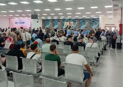 معبر الكرامة يشهد منذ ساعات الصباح حركة تنقل نشطة في كلا الاتجاهين، تزامنًا مع مغادرة دفعة محدودة من المعتمرين.