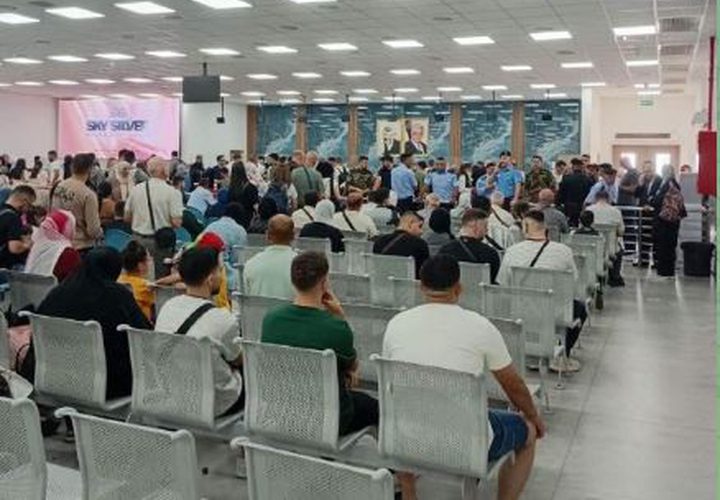 معبر الكرامة يشهد منذ ساعات الصباح حركة تنقل نشطة في كلا الاتجاهين، تزامنًا مع مغادرة دفعة محدودة من المعتمرين.