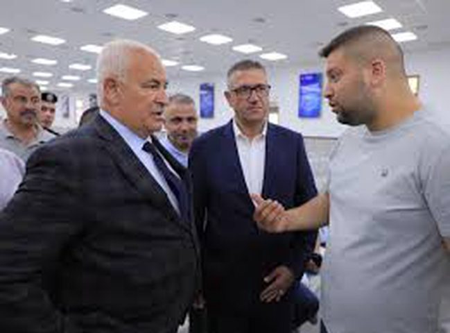 وزير الداخلية يتفقد معبر الكرامة واستراحة المسافرين