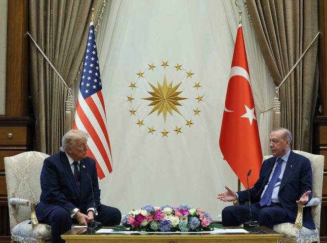 ترامب يعلن رفع عقوبات 2020 عن تركيا ويبدي استعداده لبيعها مقاتلات إف-35
