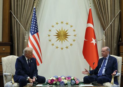 ترامب يعلن رفع عقوبات 2020 عن تركيا ويبدي استعداده لبيعها مقاتلات إف-35