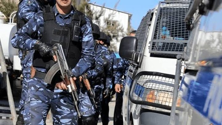 النيابة والشرطة تباشران إجراءات التحقيق بمقتل شاب في الخليل