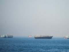 الخارجية تندد بالاعتداءات الإيرانية على ناقلتي نفط سعودية وقطرية في مضيق هرمز