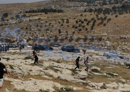 اصابات باعتداء المستوطنين في يطا