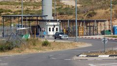 قوات الاحتلال تغلق حاجز بيت إكسا  شمال غرب القدس المحتلة