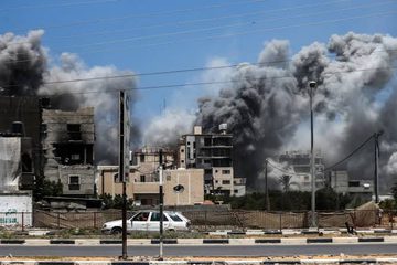 4 إصابات في غارة للاحتلال وسط قطاع غزة
