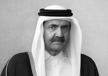 تنكيس الأعلام 3 أيام حدادا على وفاة الأمير حمد بن خليفة