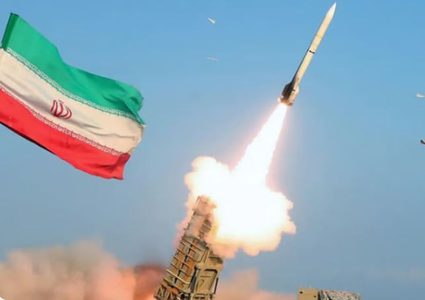 ايران تعلن استهداف قاعدة امريكية بالكويت