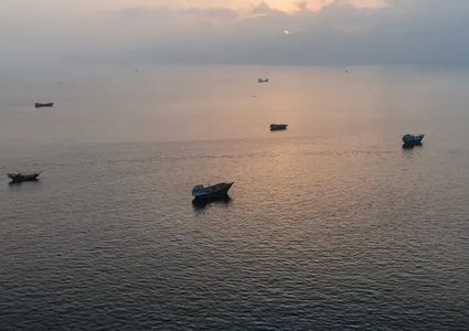 الحرس الثوري الإيراني يعلن إغلاق مضيق هرمز "حتى إشعار آخر"
