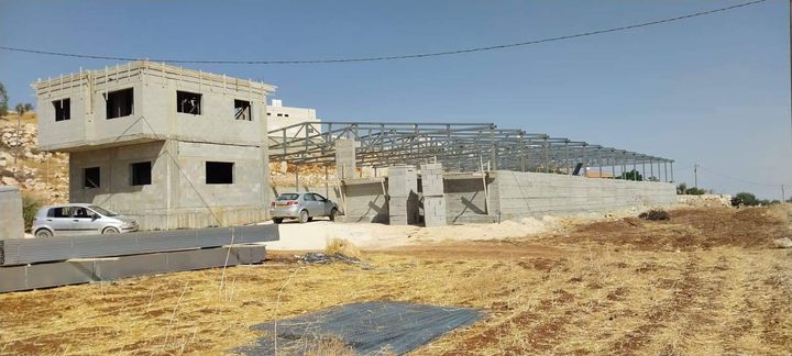 الاحتلال يخطر بوقف بناء منازل ومنشآت في الخضر جنوب بيت لحم