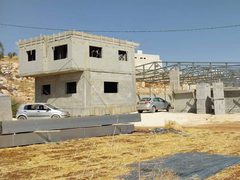 الاحتلال يخطر بوقف بناء منازل ومنشآت في الخضر جنوب بيت لحم