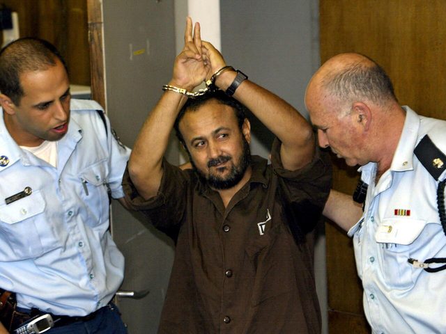 زوجة الأسير مروان البرغوثي: أحد السجانين أطلق رصاصة مطاطية على ساقه