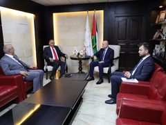 الهباش ومدير وكالة بيت مال القدس يبحثان تعزيز التعاون والعمل المشترك
