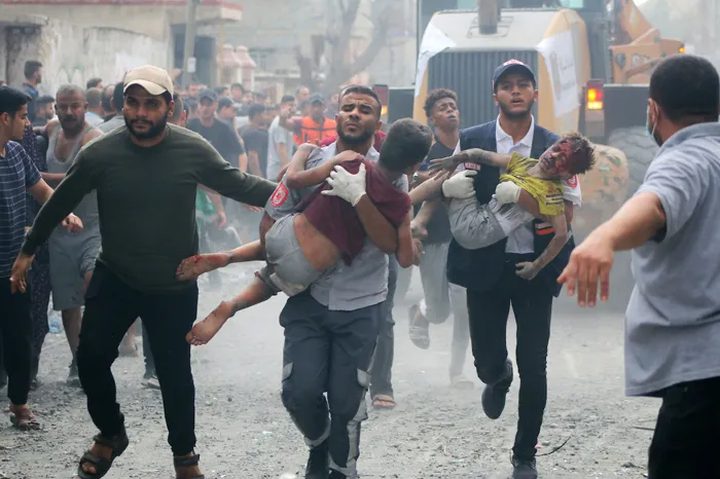6 شهداء بينهم سيدة جراء قصف طيران الاحتلال مخيم جباليا