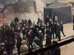 نحو 100 مستوطن يقتحمون كفل حارس ويعتدون على ممتلكات المواطنين
