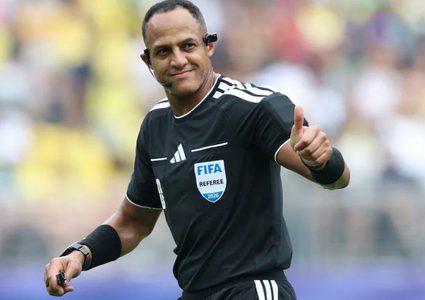 "تميمة حظ" لميسي.. تعيين حكم مباراة إنجلترا والأرجنتين إسماعيل الفاتح يثير الجدل