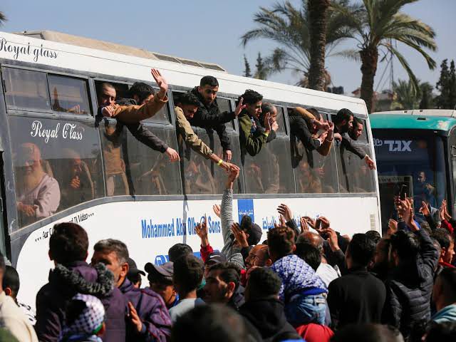 إعلام الأسرى: الاحتلال يحتجز 43 أسيرًا من غزة رغم انتهاء محكوميات بعضهم