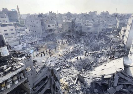 إصابات إثر استهداف الاحتلال منازل ومناطق سكنية في قطاع غزة