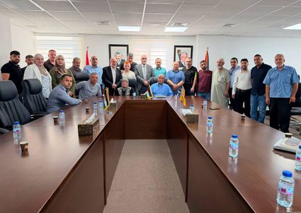 وزير الزراعة يعلن صرف 2.2 مليون شيكل لدعم 52 مشروعاً زراعياً في الضفة الغربية