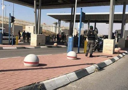 الاحتلال يحتجز طاقمًا بيطريًا جنوب شرق طوباس