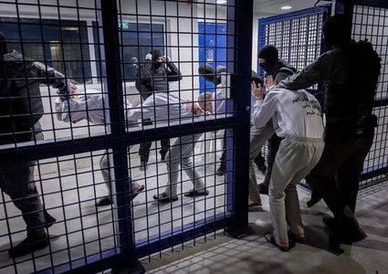 الاحتلال يصدر ويجدد أوامر اعتقال إداري بحق 28 معتقلا