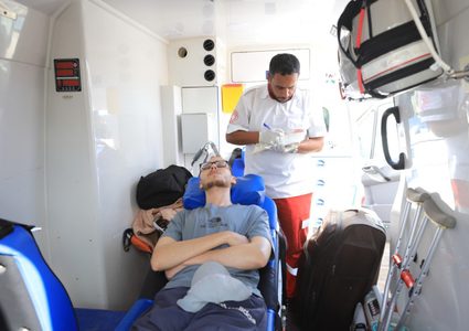 إجلاء 40 مريضًا و62 مرافقًا للعلاج خارج قطاع غزة