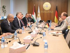 محافظ سلطة النقد يدعو إلى تحرك دولي عاجل لدعم القطاع المصرفي الفلسطيني