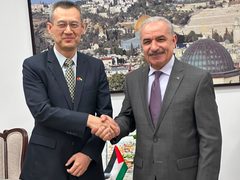 اشتية يبحث مع السفير الصيني سبل تعزيز العلاقات الثنائية بين فلسطين والصين