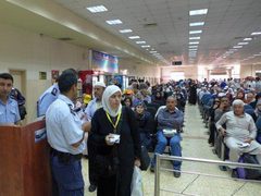 38 ألف مسافر تنقلوا عبر معبر الكرامة الأسبوع الماضي