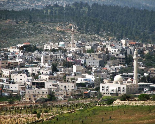 الاحتلال يمنع رفع أذان الفجر في قرية حوسان ويجبر المصلين على مغادرة أحد المساجد