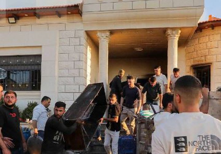 آثار إحراق المستوطنين لمنزل في قرية "تل" جنوب غرب مدينة نابلس
