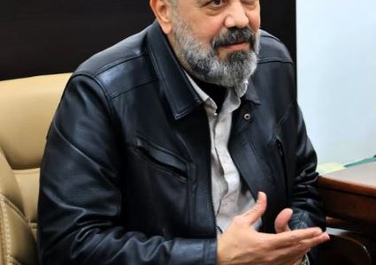 بين الهاتف والوطن ،، من يربّي أبناءنا؟ ومن يحمي أمنهم التربوي؟
