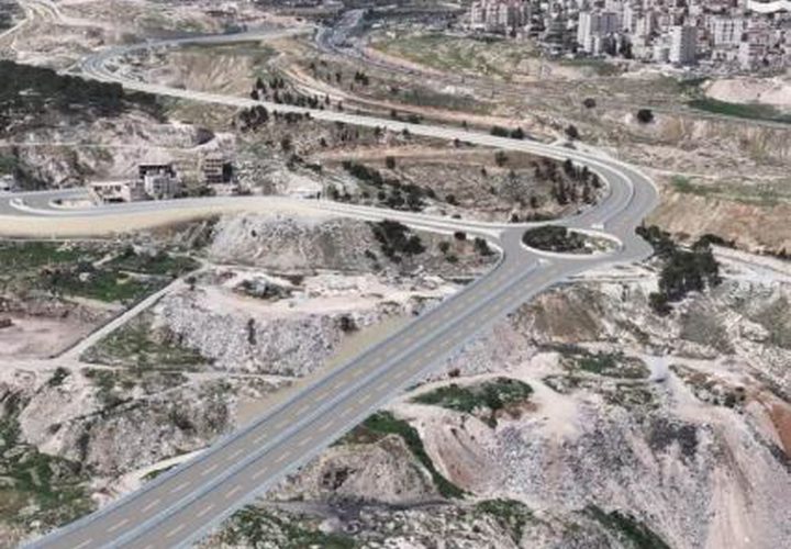 سلطات الاحتلال تنشر صور ومخططات تصورية لما يُعرف بمشروع شارع “نسيج الحياة”، الذي تعتزم شقه بين بلدتيّ العيزرية والزعيم شرقي القدس المحتلة.