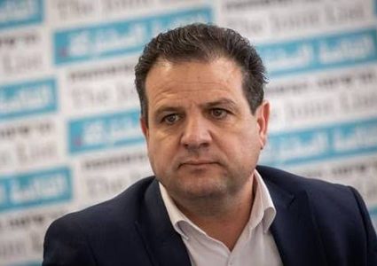 أيمن عودة يطالب هرتسوغ بضرورة حل مشكلة معبر الكرامة