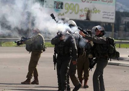 الاحتلال يطلق قنابل الغاز باتجاه المواطنين قرب محطة محروقات جنوب جنين