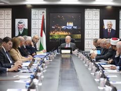 مجلس الوزراء يبحث وسائل تسريع العمل على معالجة أزمة المحروقات وتكدس الشيقل
