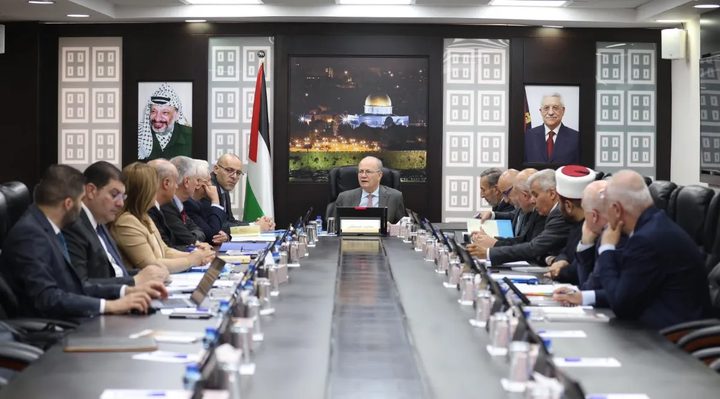 مجلس الوزراء يبحث وسائل تسريع العمل على معالجة أزمة المحروقات وتكدس الشيقل