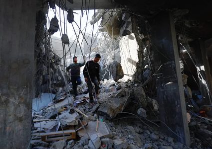 5 شهداء بينهم 3 أطفال في قصف الاحتلال منزلا بمدينة غزة