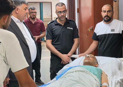 محافظ نابلس يطمئن على صحة جرحى بلدة بيت فوريك في مشفى رفيديا