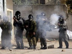 إصابات بالاختناق عقب اقتحام قوات الاحتلال الخضر جنوب بيت لحم