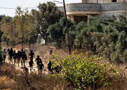 مستوطنون يهاجمون مناطق بين جيت وتل شرق قلقيلية والأهالي يتصدون لهم