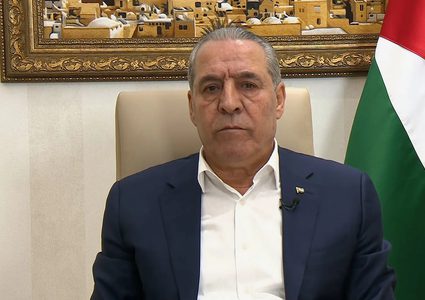 حسين الشيخ يجري اتصالات عاجلة لحشد تحرك دولي لوقف اعتداءات المستوطنين