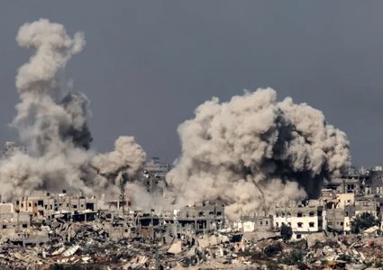 الاحتلال يدمر أربعة منازل ومنشأة تجارية في قطاع غزة
