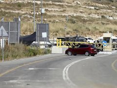 جيش الاحتلال يفصل محافظات شمال الضفة عن باقي محافظات الوطن