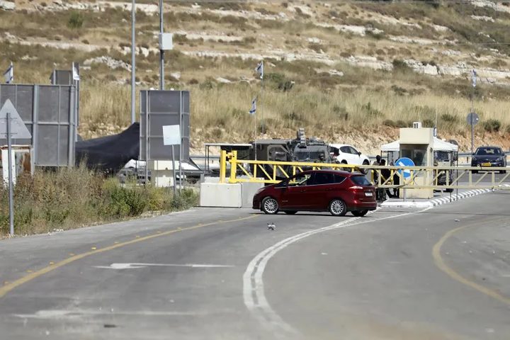جيش الاحتلال يفصل محافظات شمال الضفة عن باقي محافظات الوطن